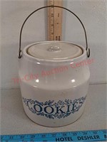Monmouth crock cookie jar w/ lid & handle