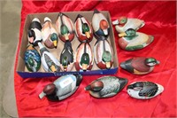 BOX LOT OF DUCKS