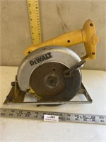 DeWalt Circular Saw - NO Battery