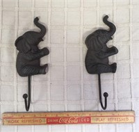 CUTE CAST ELEPHANT HOOKS