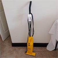 EUREKA QUICK-UP VACCUM