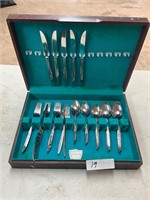 39 pieces flatware with wood box