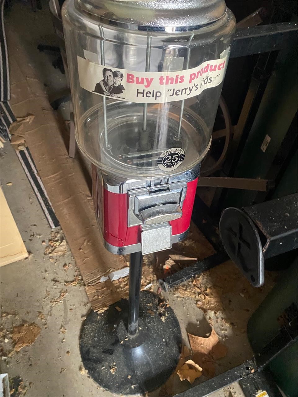 Candy dispensing machine no key on stand