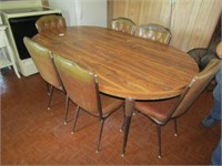 KITCHEN TABLE W/ 6 CHAIRS