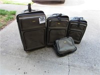 Eddie Bauer (4) Piece Luggage Set