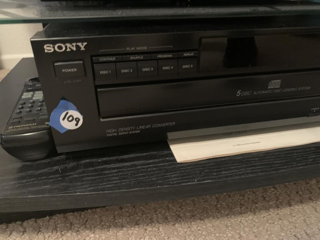 SONY 5 DISC CD PLAYER WITH REMOTE & MANUAL