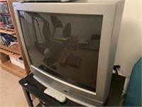 TOSHIBA TV WITH REMOTE
