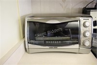 Black & Decker Convection Toaster Oven with Trays