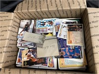SPORTS TRADING CARDS LOT / BASKETBALL