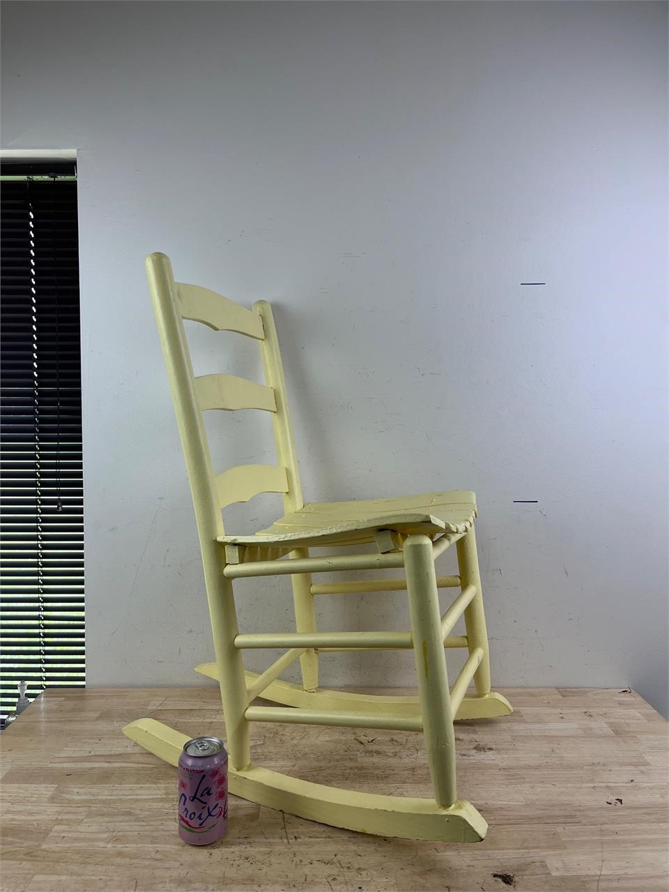 Wooden yellow rocking chair B
