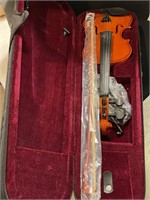 Mendini by Cecilia violin in case