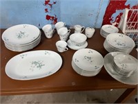 Very large and beautiful Mitterteich dish set wit