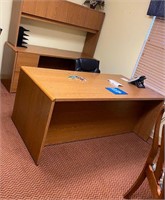 Deluxe Executive desk  with credenza desk & hutch