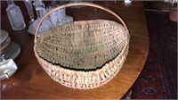 Antique oak splint basket, 17 inches in diameter