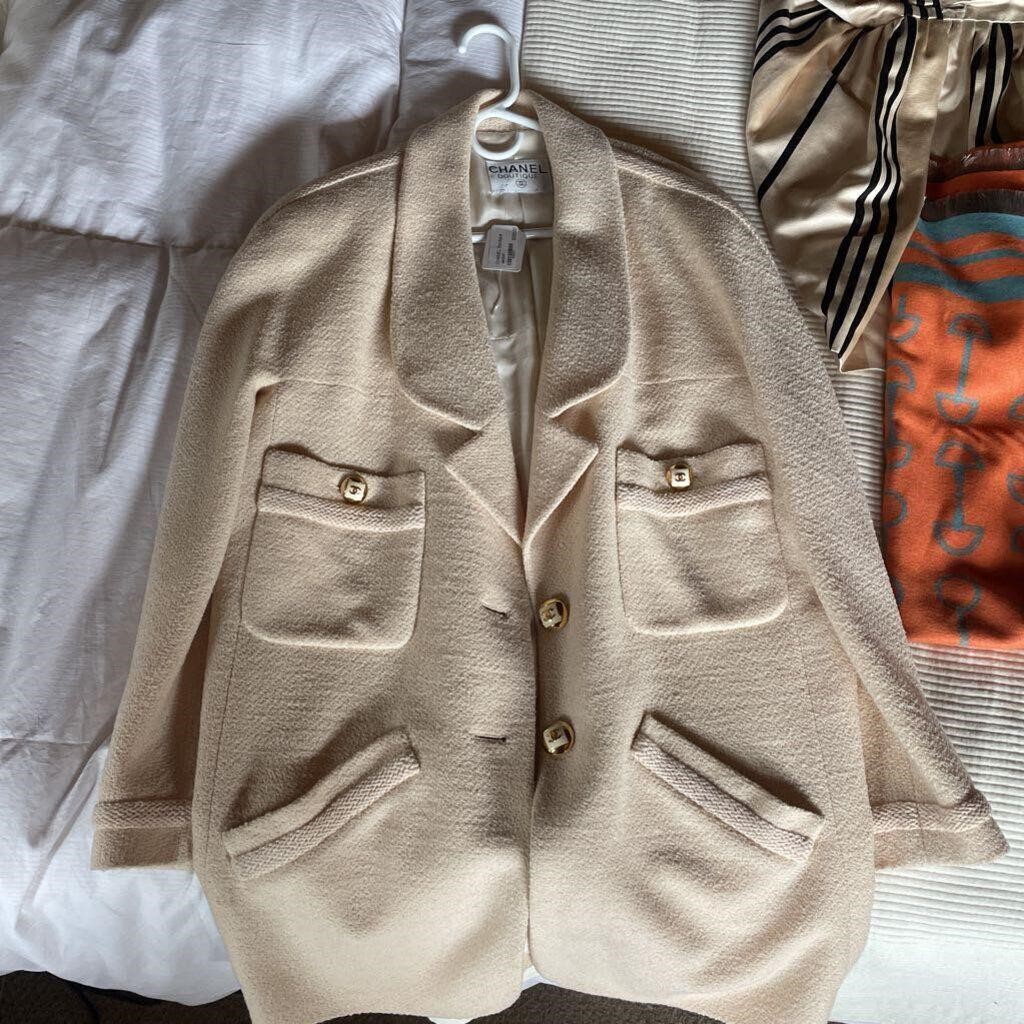 CHANEL Boutique Jacket