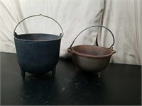 (2) Cast Iorn Mini Kettle Pots