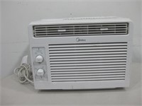 13"x 16"x 12"Midea Air Conditioner Powers On