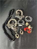 White/Black Fashion Jewelry