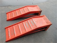 2 metal car ramps