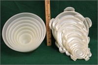 Nesting Bowls with Clip on Lids