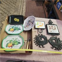 Vintage  Trivets,  Small  Trays  & Advertising