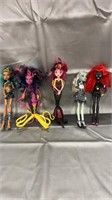 5 Monster High Dolls