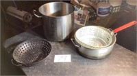 Fish cooking basket with strainer, stainless pot