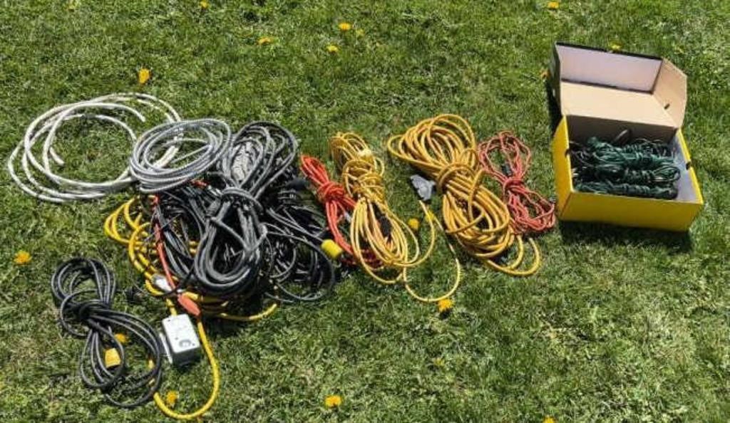 Extension cord lot. Not tested believed working