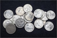 Quantity of high grade Australian 6d silver coins