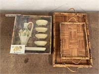 TRAYS AND GIFT SET