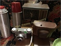 VINTAGE SPARTUS 35 CAMERA AND CLOCK RADIO