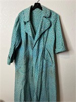 Vintage 1950s House Robe Floral Stitched