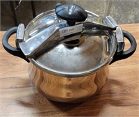 STAINLESS STEEL FAGOR PRESSURE COOKER