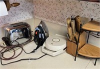 Assorted Kitchenwares & Small Appliances