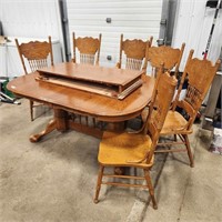 Oak Table w 6 chairs 59"× 41" w 2- 18" Leaves