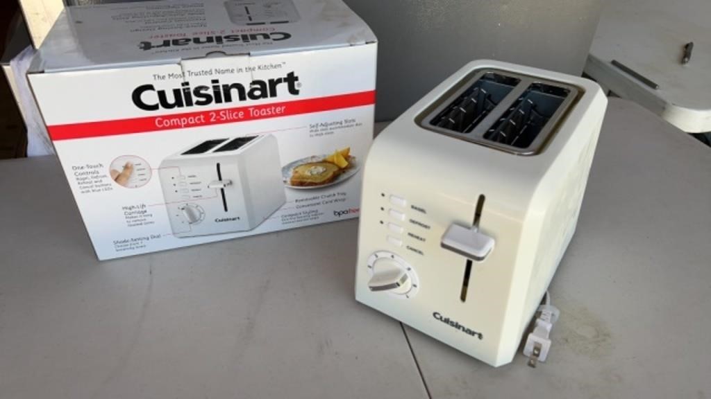 Cuisine compact two slice toaster new in box