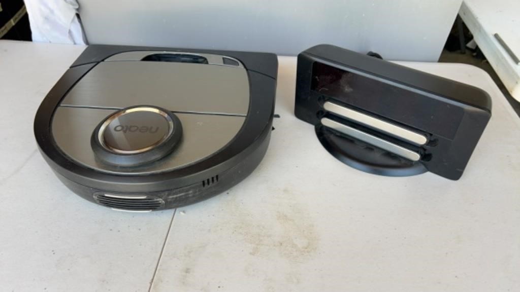 Neato Botvac Robotic Vacuum Cleaner untested