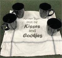 Cute Kitchen Mugs & Kisses Towels