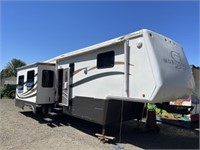 PURE SALE! POLICE 2006 MOBILE SUITES 5TH WHEEL TRL