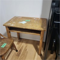 M170 Antique kids school desk