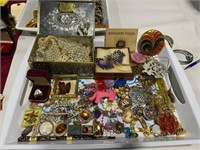 LOT- VINTAGE PINS, HAT PINS, FAUX PEARLS, ETC