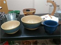 Gibson mixing bowls