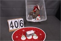 Tote W/ Holiday Items Ornaments - Plate
