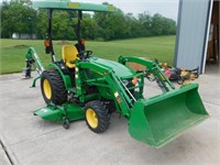 Lot 1    2013 John Deere 2032R 32 HP