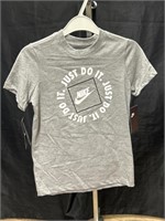 2 Boys Small Nike T Shirts RRP $24.00