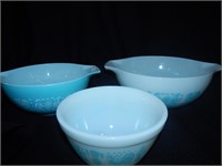 3 Pyrex Amish Butterprint Cinderella Mixing Bowls