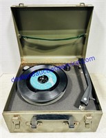 Call of the Wild Portable Record Player (Needs