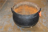 Antique Wash Pot 12 Gallon,  No Cracks or Holes