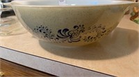 Vintage Pyrex Homestead-Cinderella bowl- 4 quart