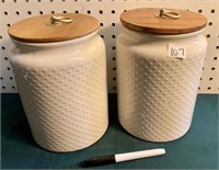 2 WHITE CANISTERS AND LIDS